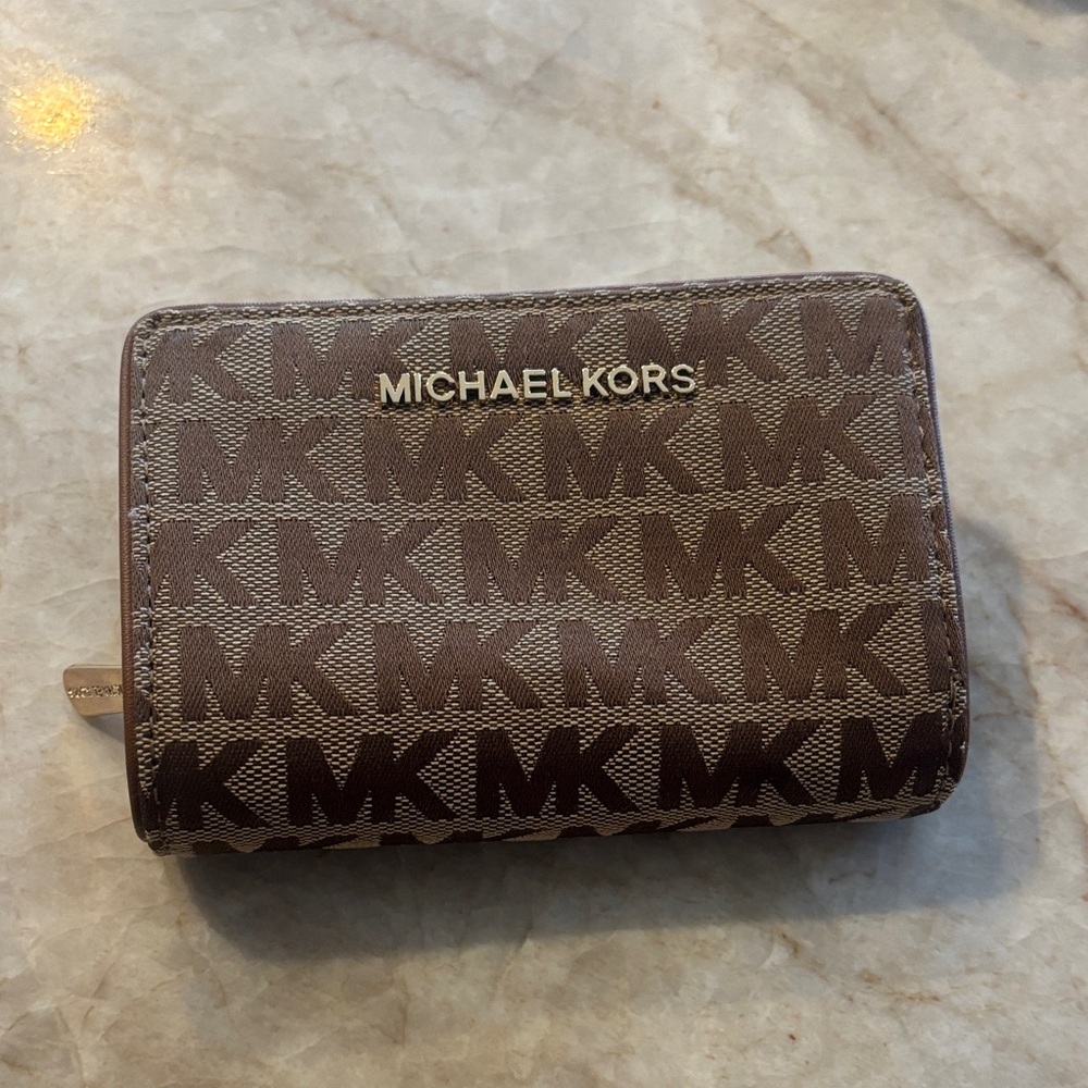 New Michael Kors Tan and Brown Logo Wallet